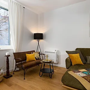 Aurelia Apartment